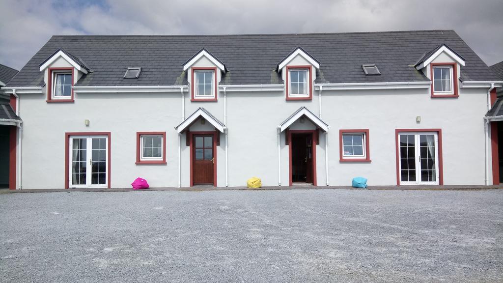 The Skellig Lodge & Hostel Ballinskelligs Exterior photo