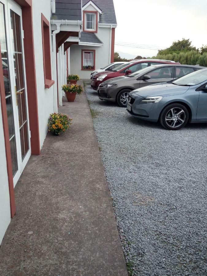 The Skellig Lodge & Hostel Ballinskelligs Exterior photo